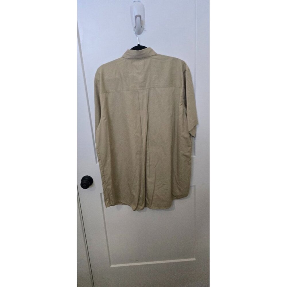 Wrangler Rugged Wear Mens Beige Wrinkle Resist Short Sleeve Button-Up Shirt XL - Picture 3 of 3